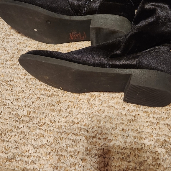 VELVETY/SUEDE KNEE HIGH BOOTS - Picture 4 of 6